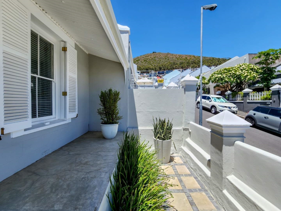 2 Bedroom Property for Sale in Green Point Western Cape